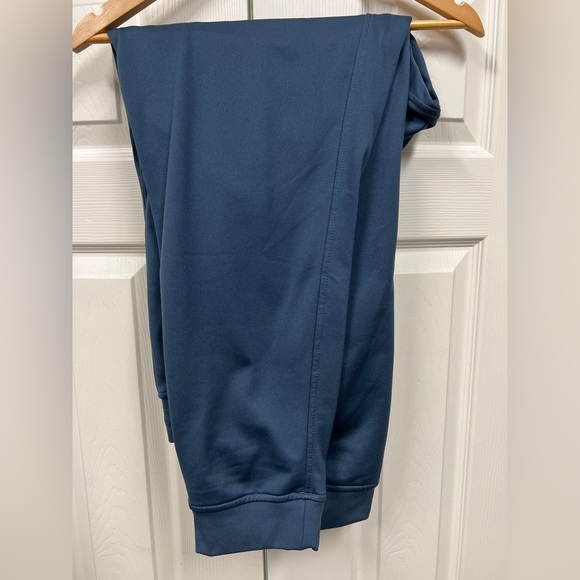 Under Armour Joggers XL - Picture 3 of 6
